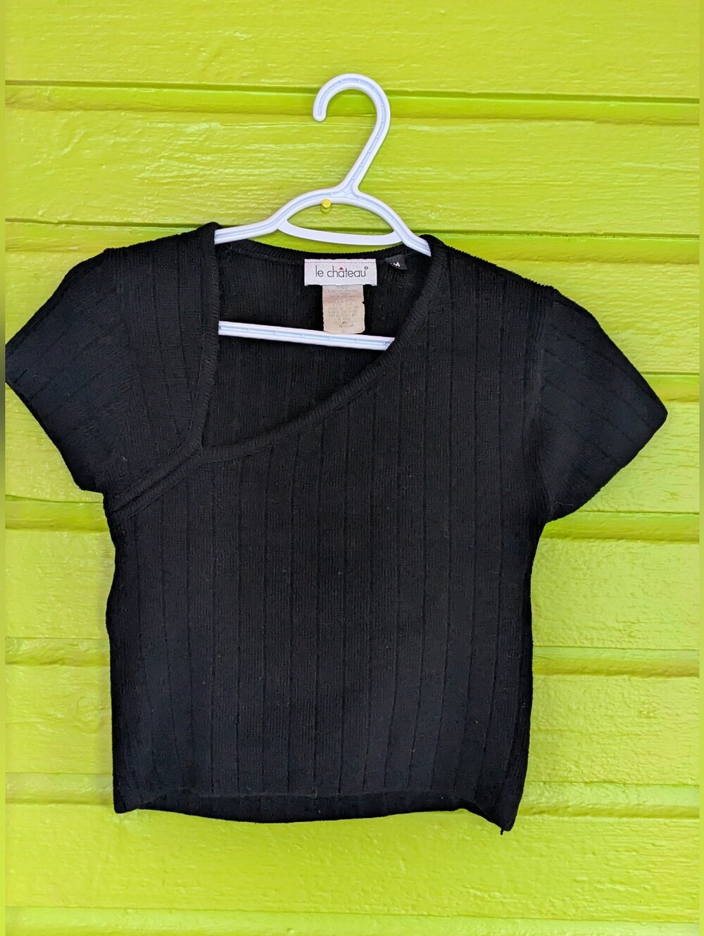 le château Black Ribbed Short Sleeve Crop Top with V-Neck Open Back Medium